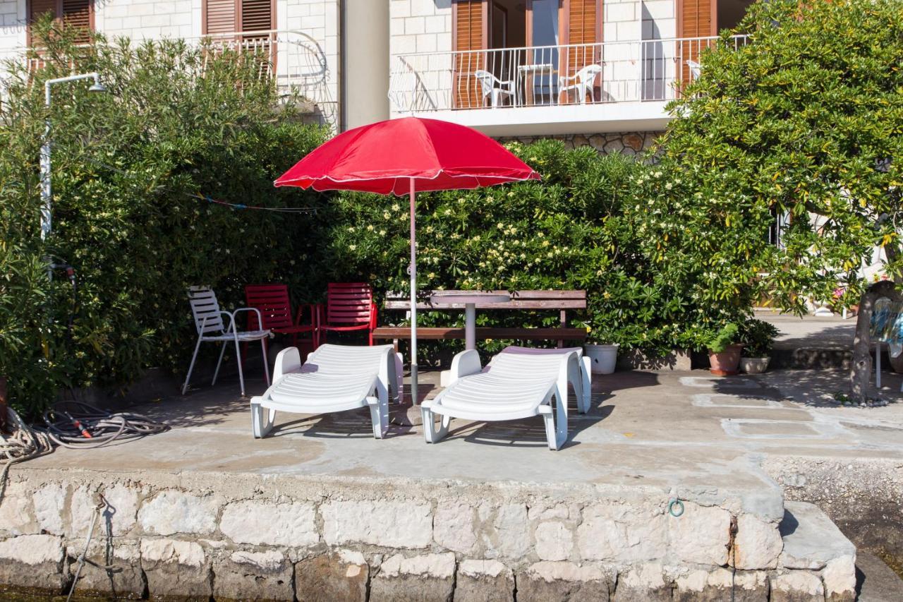 Villa Malfi ซาตอน ภายนอก รูปภาพ