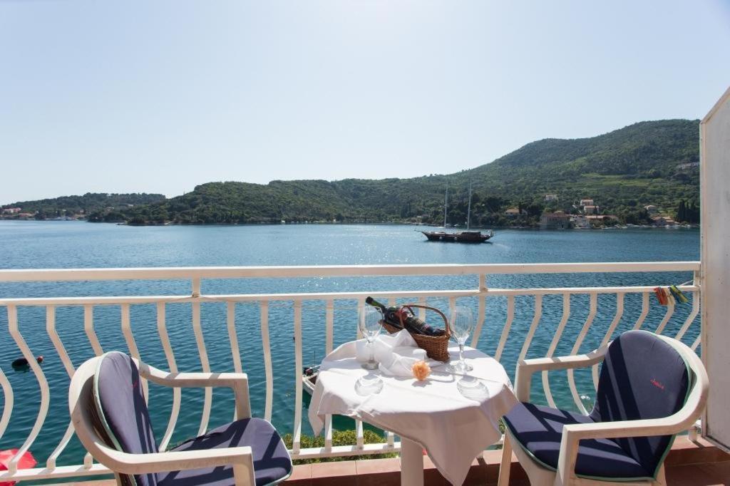 Villa Malfi ซาตอน ภายนอก รูปภาพ